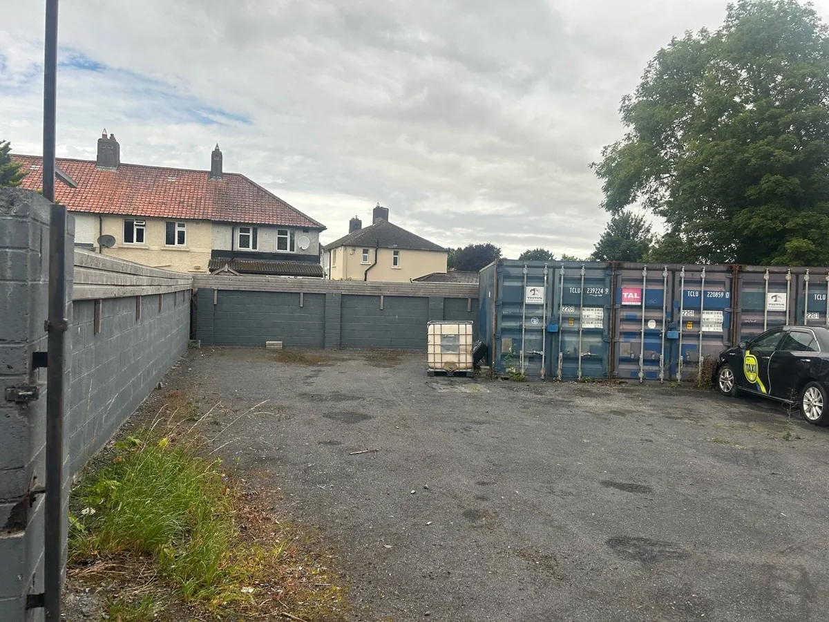 Storage yard for rent Dublin 7 - Image 1