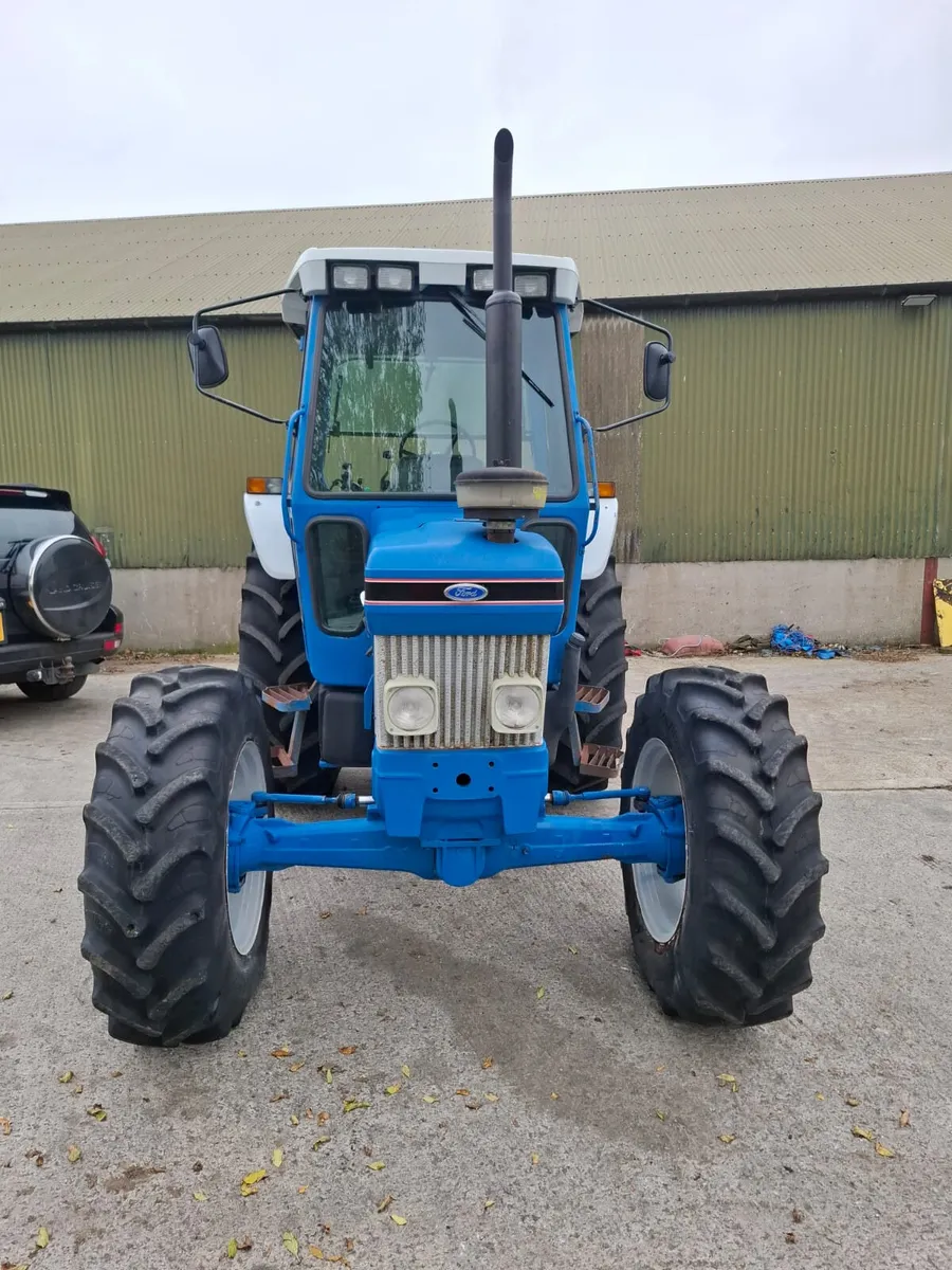 Ford 7610 Series III - Image 3