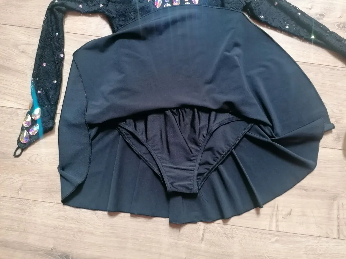 Irish dancing dress in-between black age 8-10 - Image 4