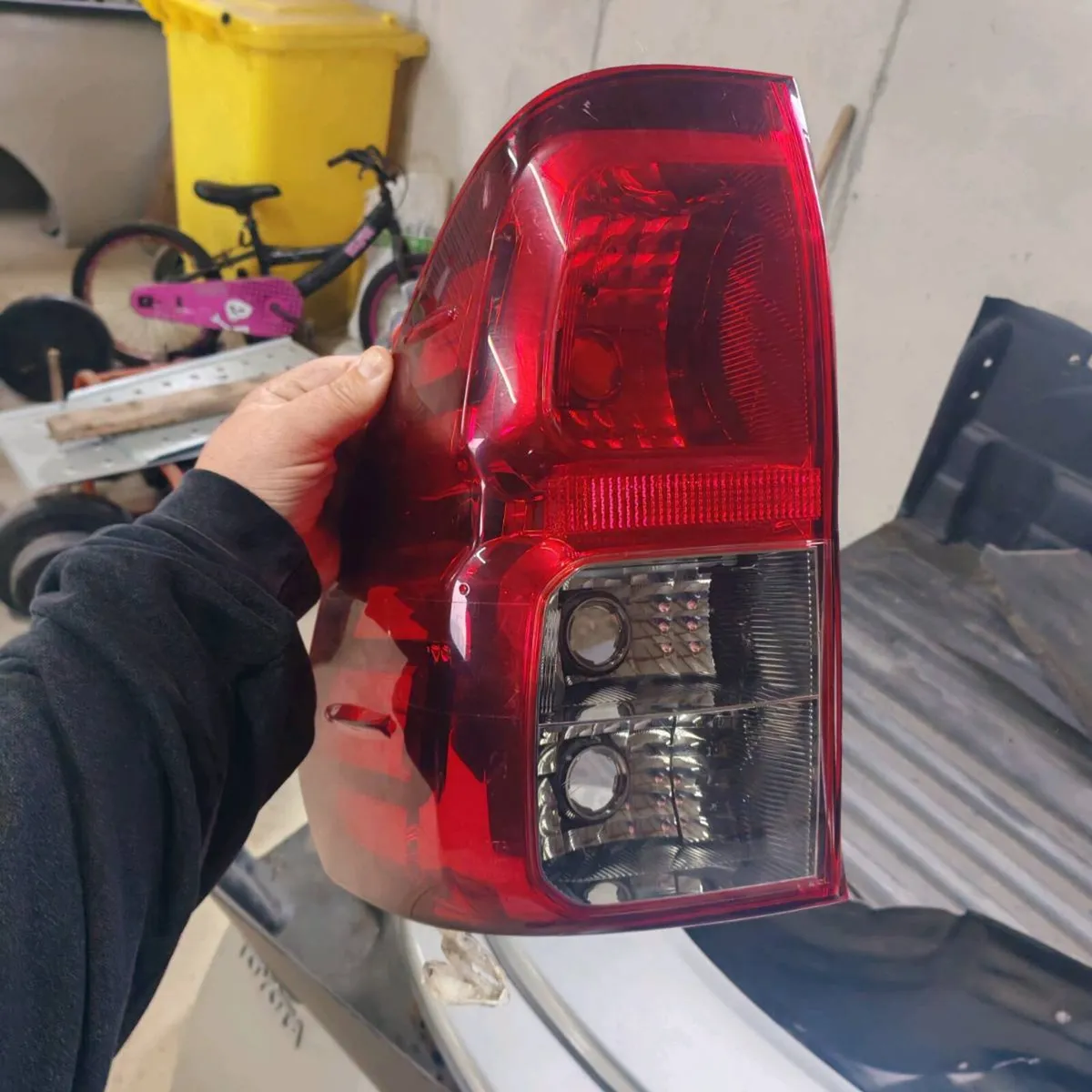 hilux parts (tub, canopy,lights ect...) - Image 3