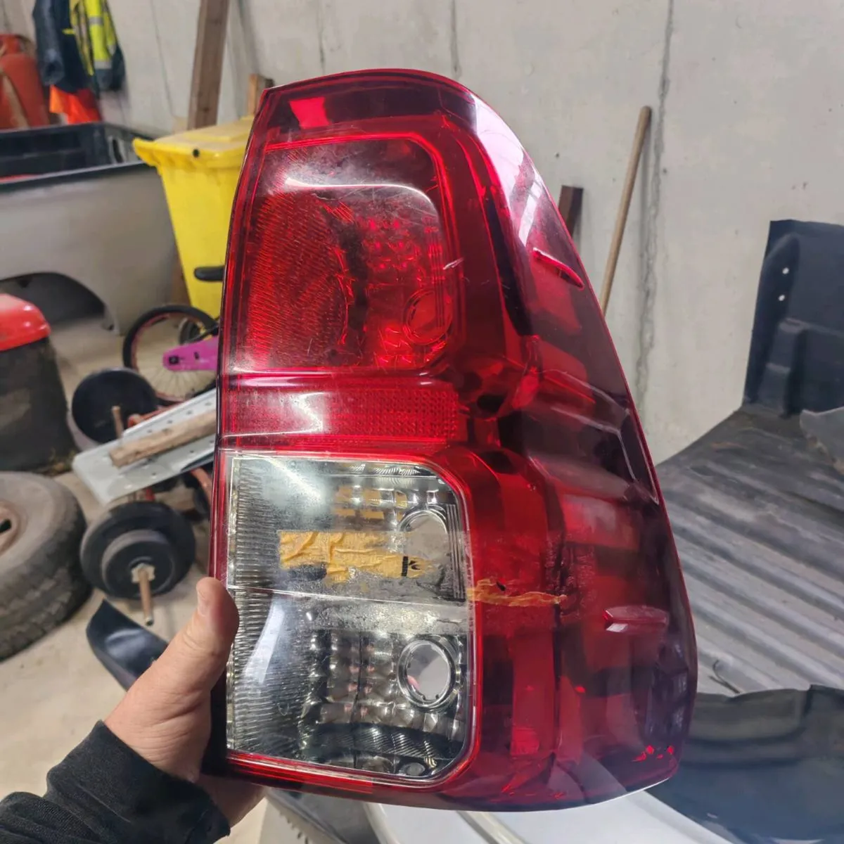 hilux parts (tub, canopy,lights ect...) - Image 4