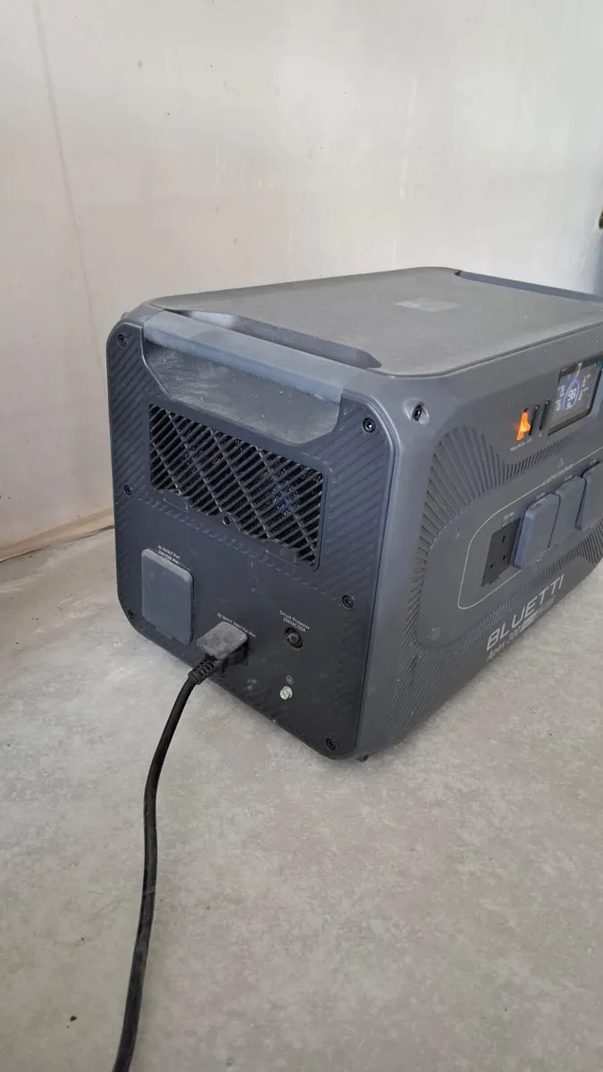 Bluetti apex 300 - Image 3
