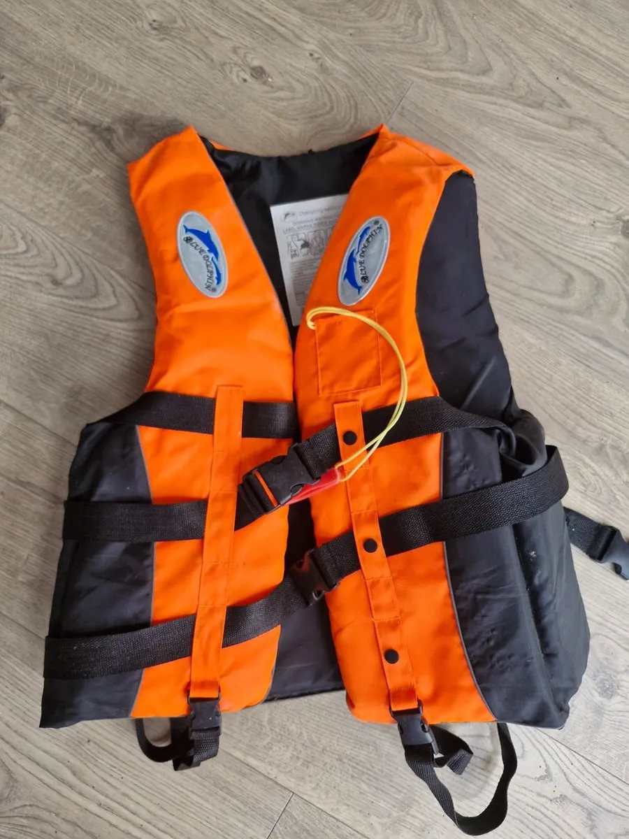 Life jackets - Image 1