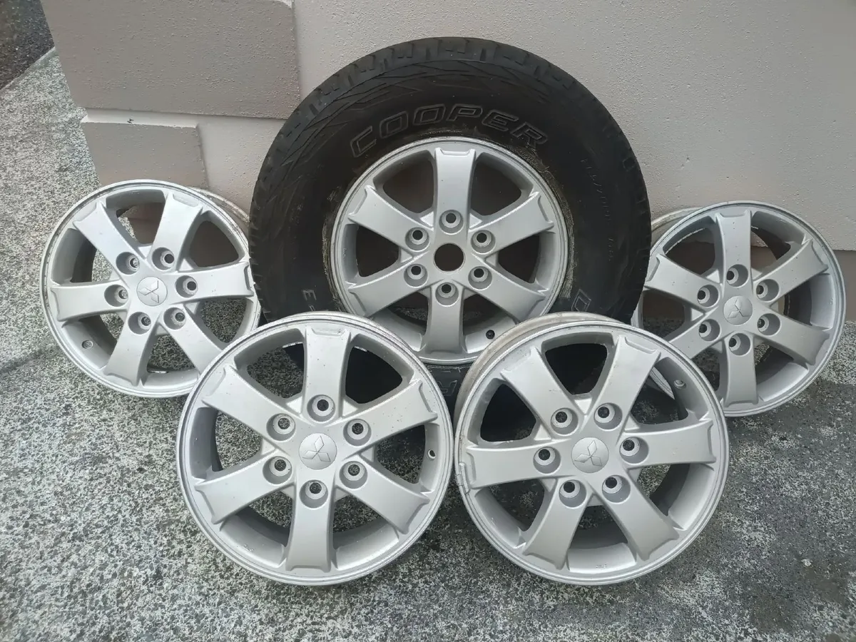 Genuine Mitsubishi 16" Alloy Wheels x 5 - Image 2