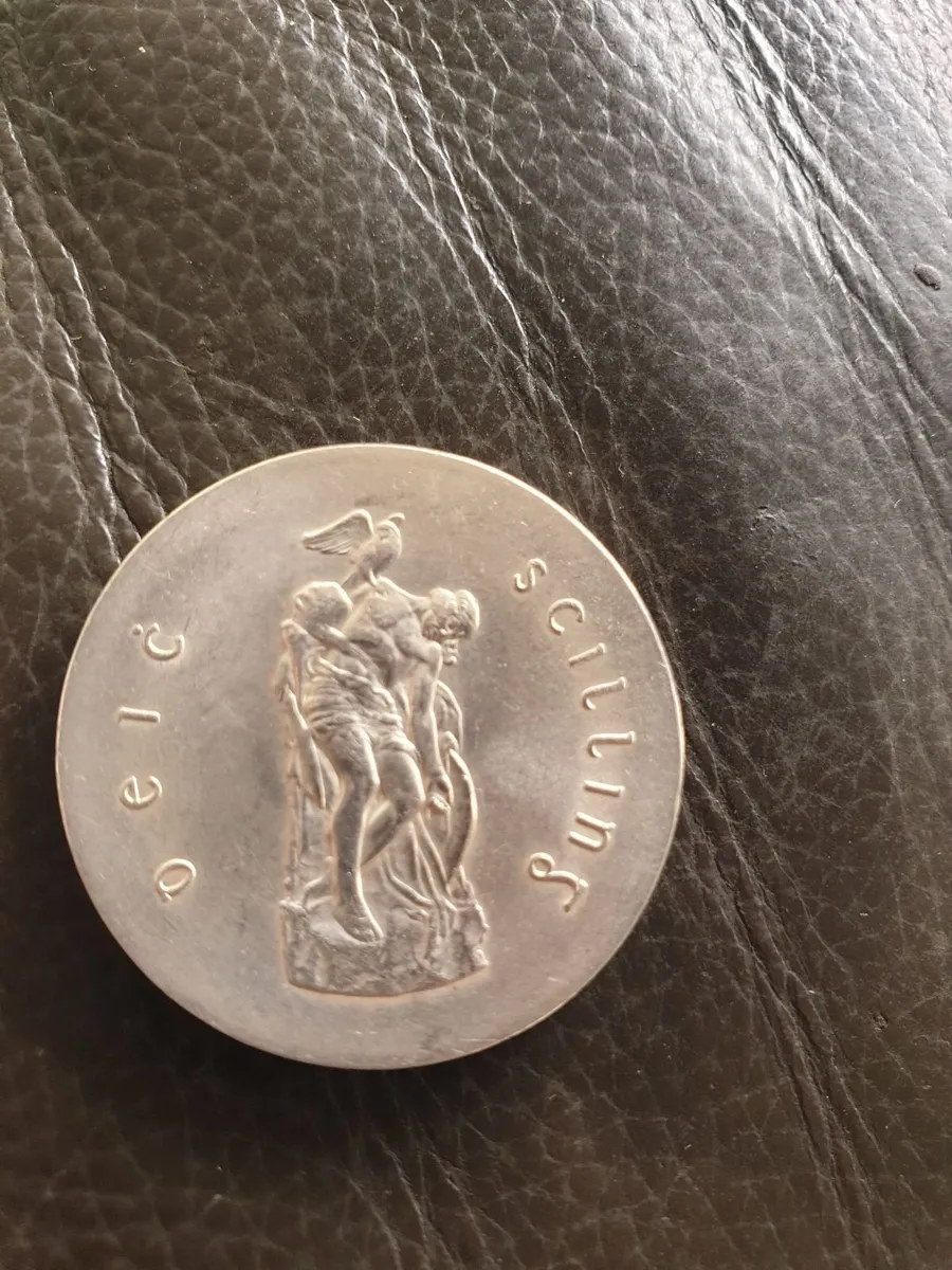 Silver Pàdraig Pearse 10 schilling coin - Image 2