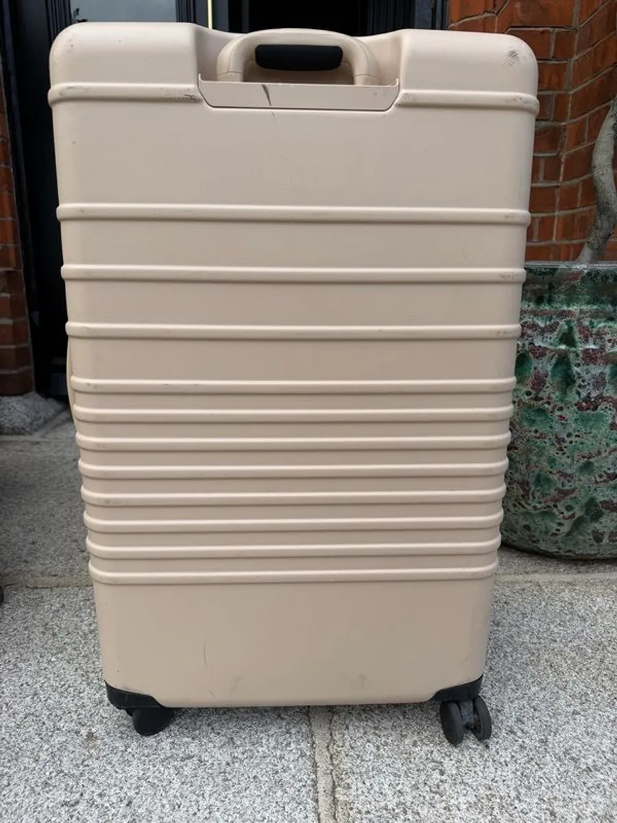 BEIS Matching Luggage Set - Image 4
