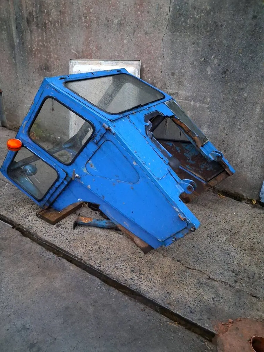 Duncan Cab - Image 1