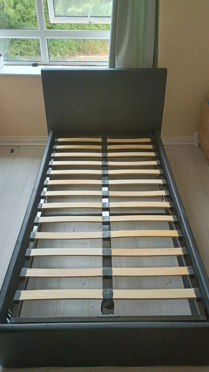 Bed frame - Image 1