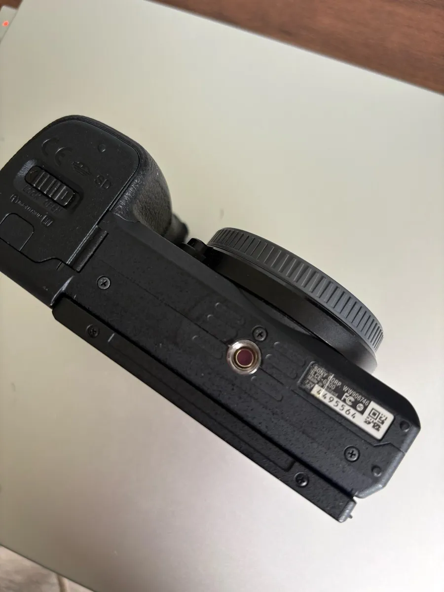 sony a6300 with smallrig case - Image 4