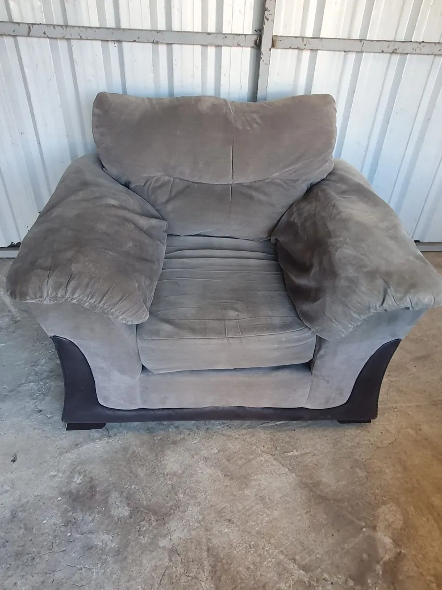 Furniture - Image 3