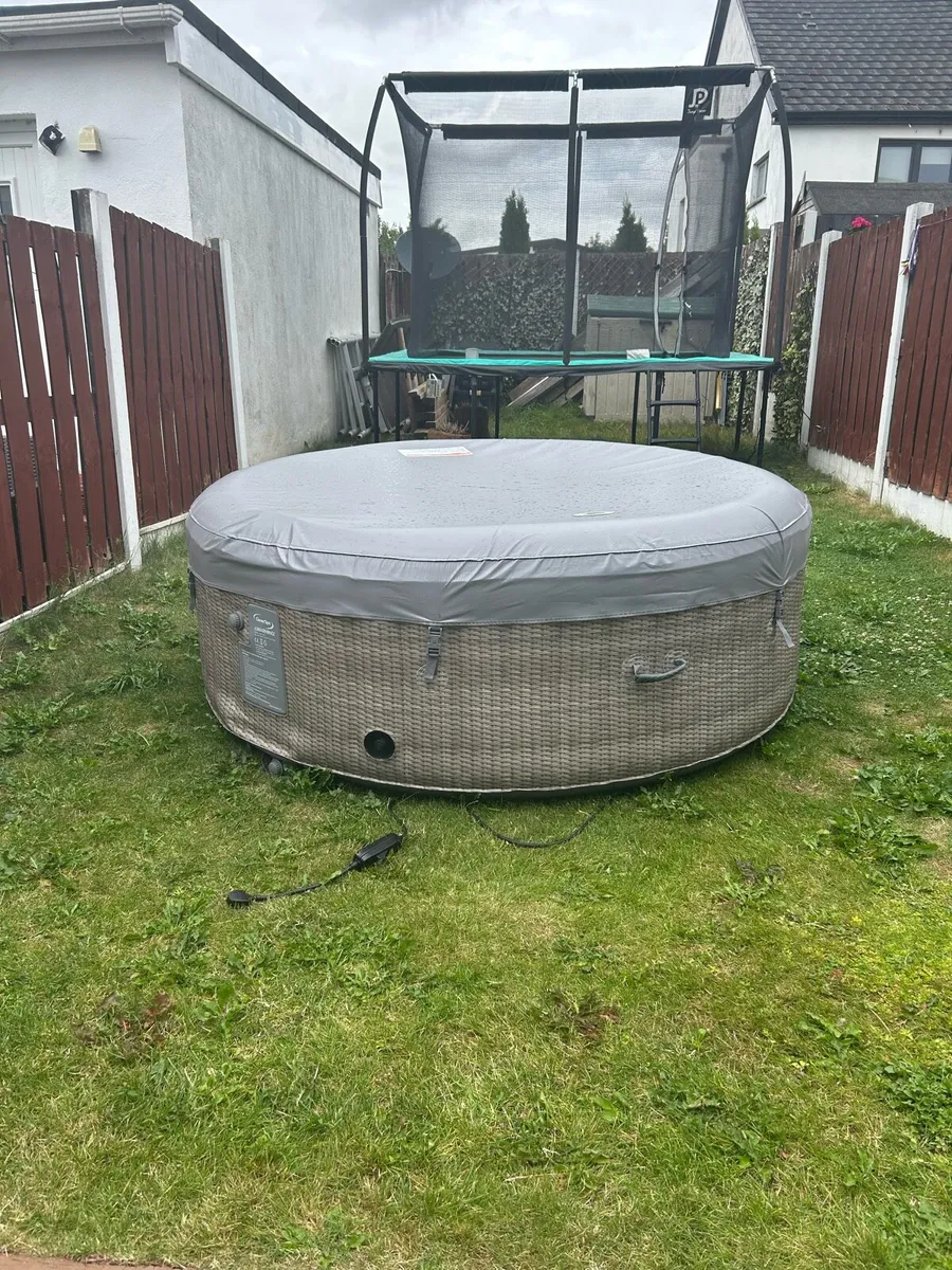 CleverSpa jacuzzi - Image 2