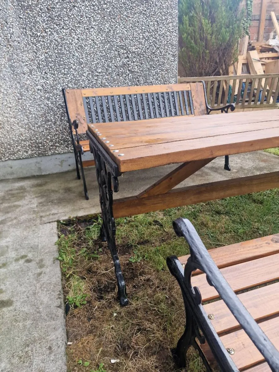 Cast iron Garden table and 2 bench - Image 4