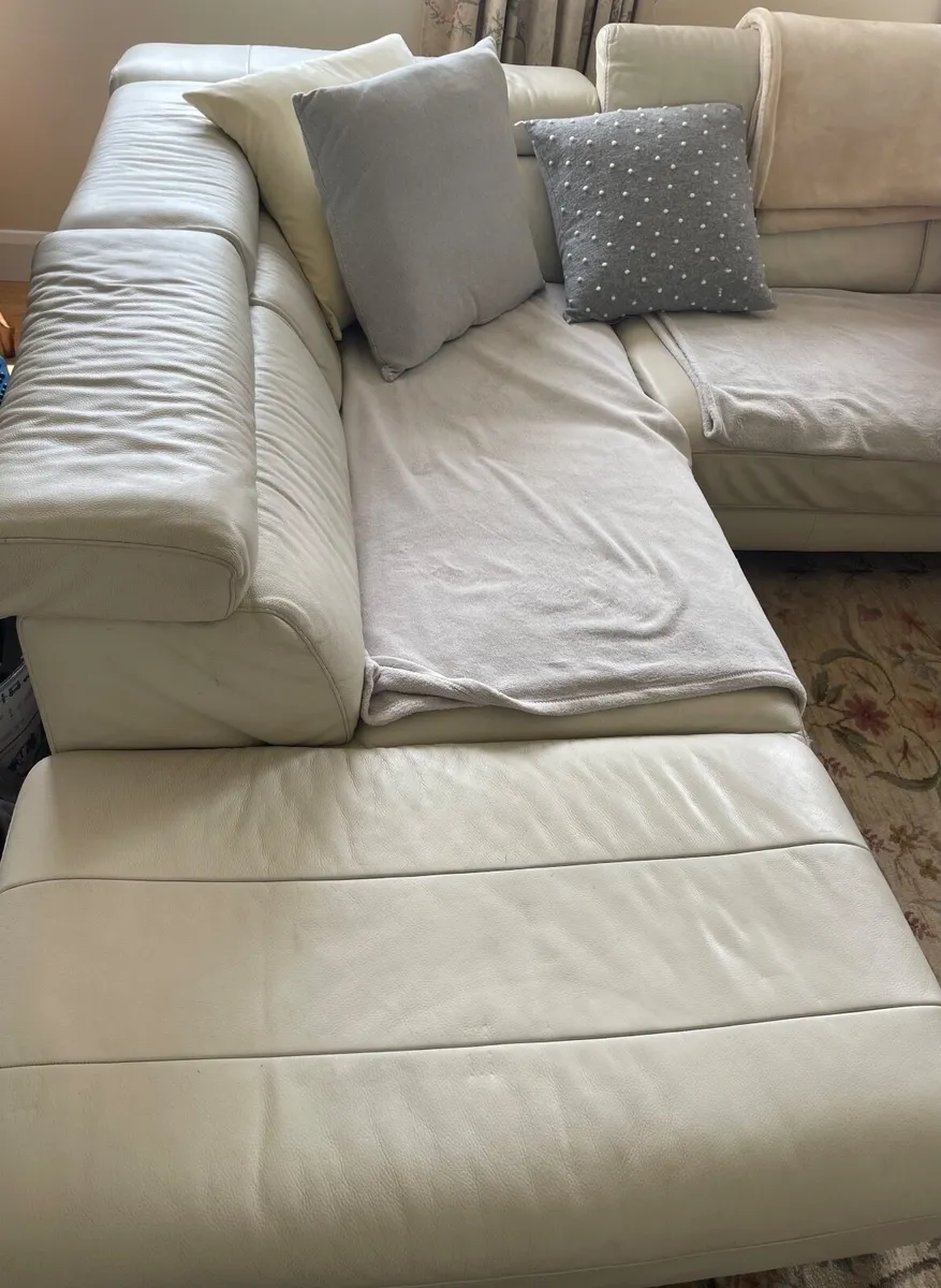 Natuzzi leather L shaped Couch sofa - Image 3