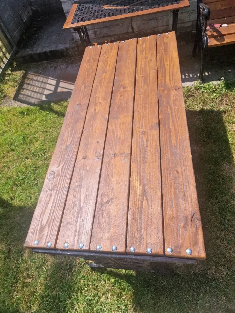 Heavy cast iron table - Image 3