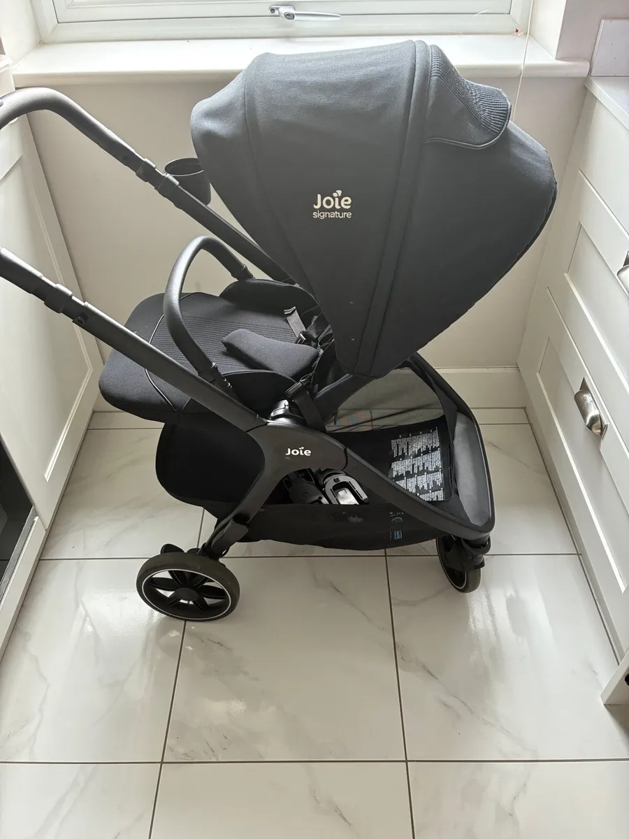 Joie Valora 2n1 SIGNATURE Compact Pram Eclipse - Image 1