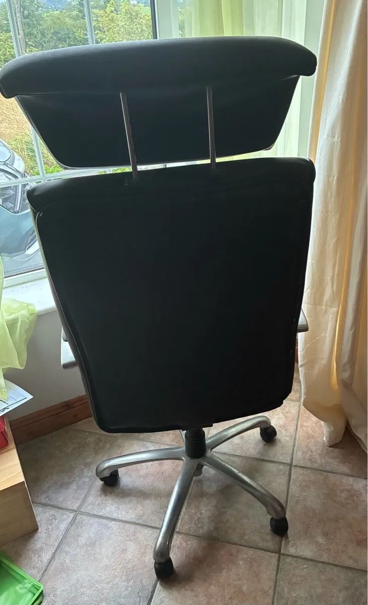 Executive Leather Ergonomic Office With Headrest - Image 4