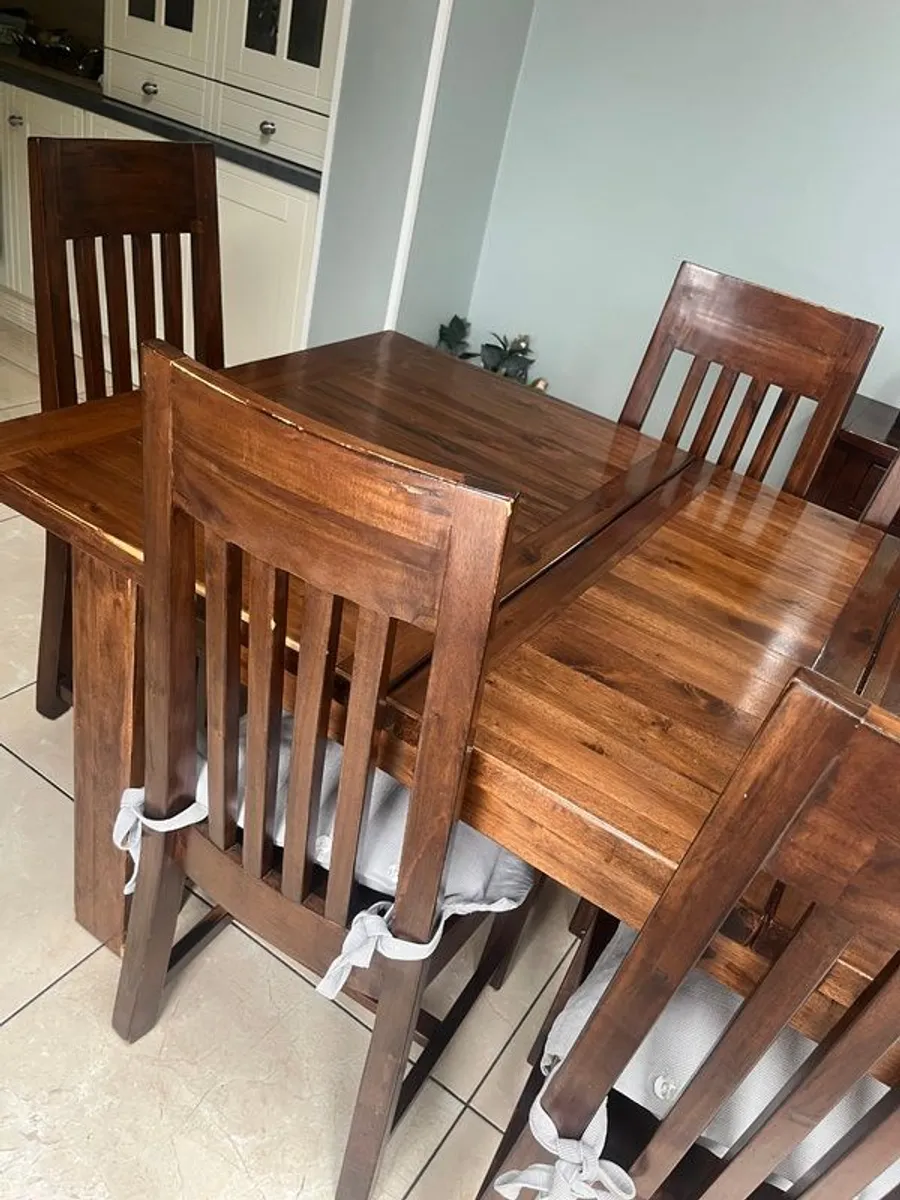 Kitchen table & 6 chairs - Image 4