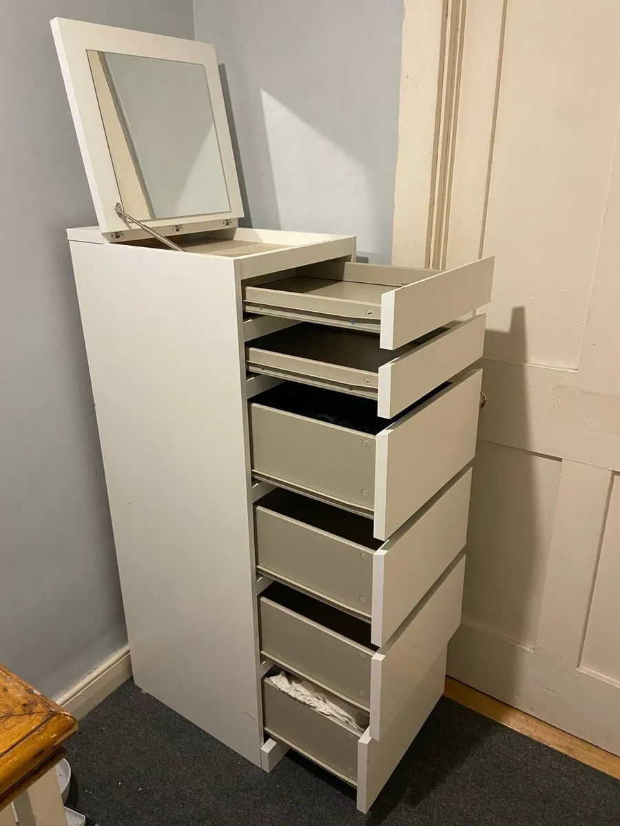 IKEA MALM chest of drawers - Image 1