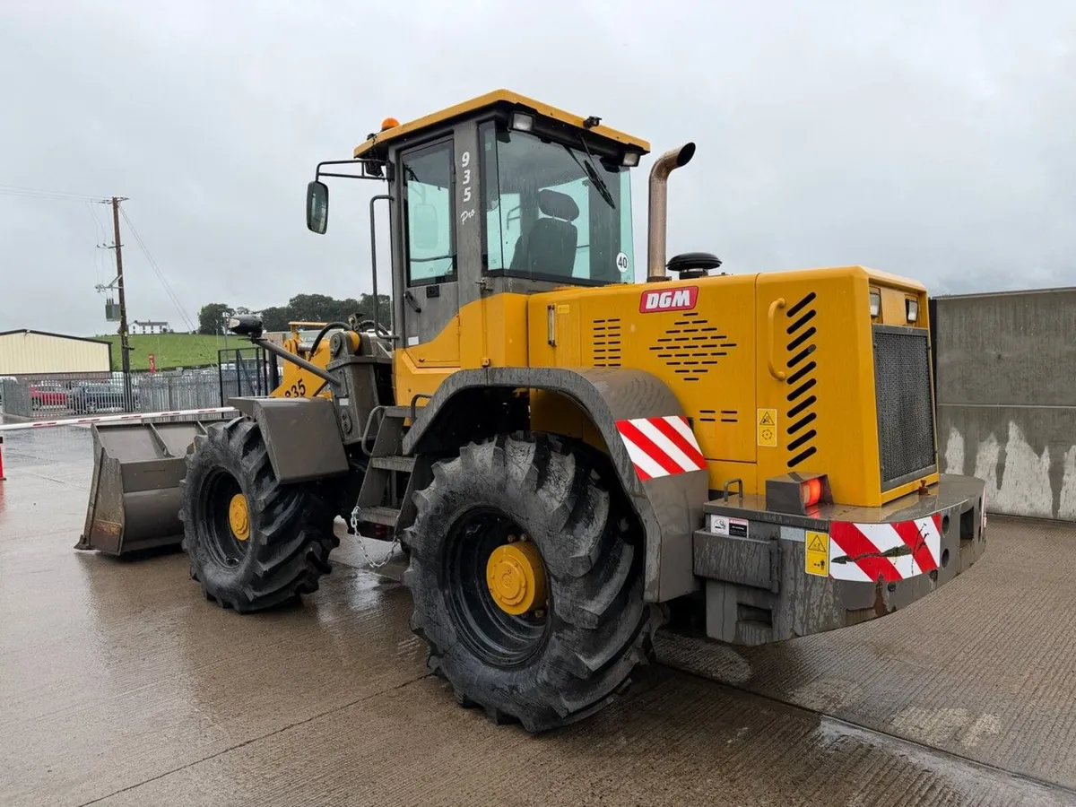DGM 935 PRO ARTICULATED LOADING SHOVEL - Image 4