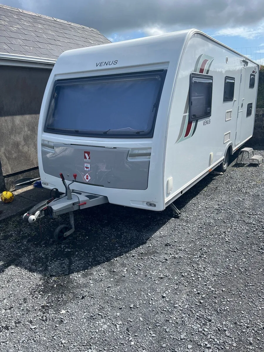 6 berth caravan - Image 2