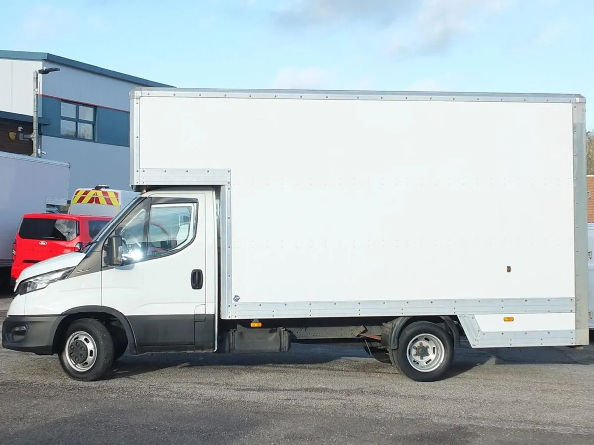 VB - 2021 Iveco Daily Luton Box Van - Image 1