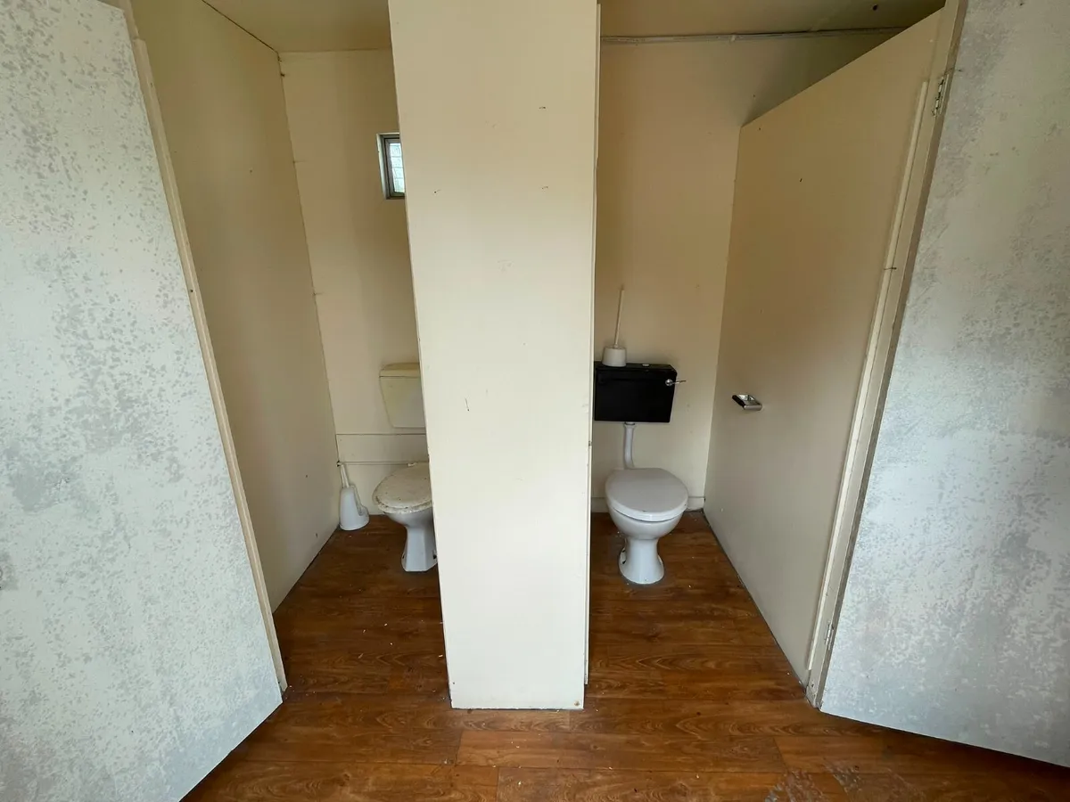 20Ft Toilet Block - Image 3