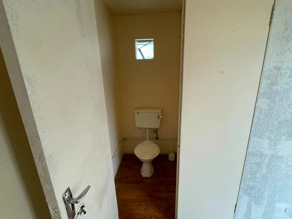 20Ft Toilet Block - Image 2