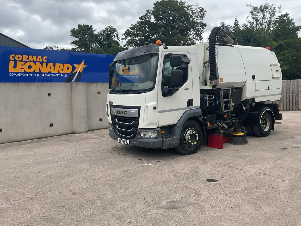 2021 DAF LF180 4x2 Sweeper - Image 1
