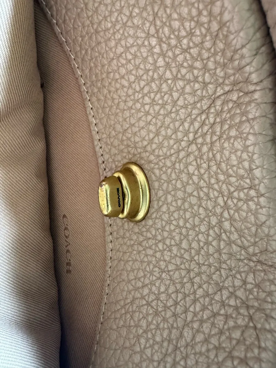 Coach handbag - Image 2