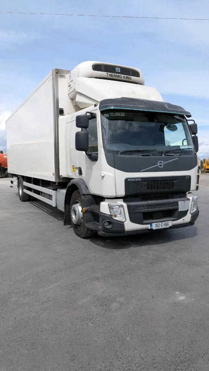 Volvo 28ft dual temperature fridge - Image 2