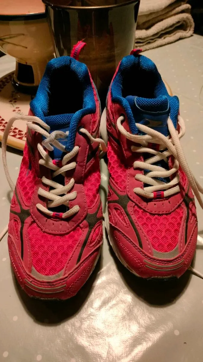 Ladies Crane pylite Runners great condition. Size - Image 3