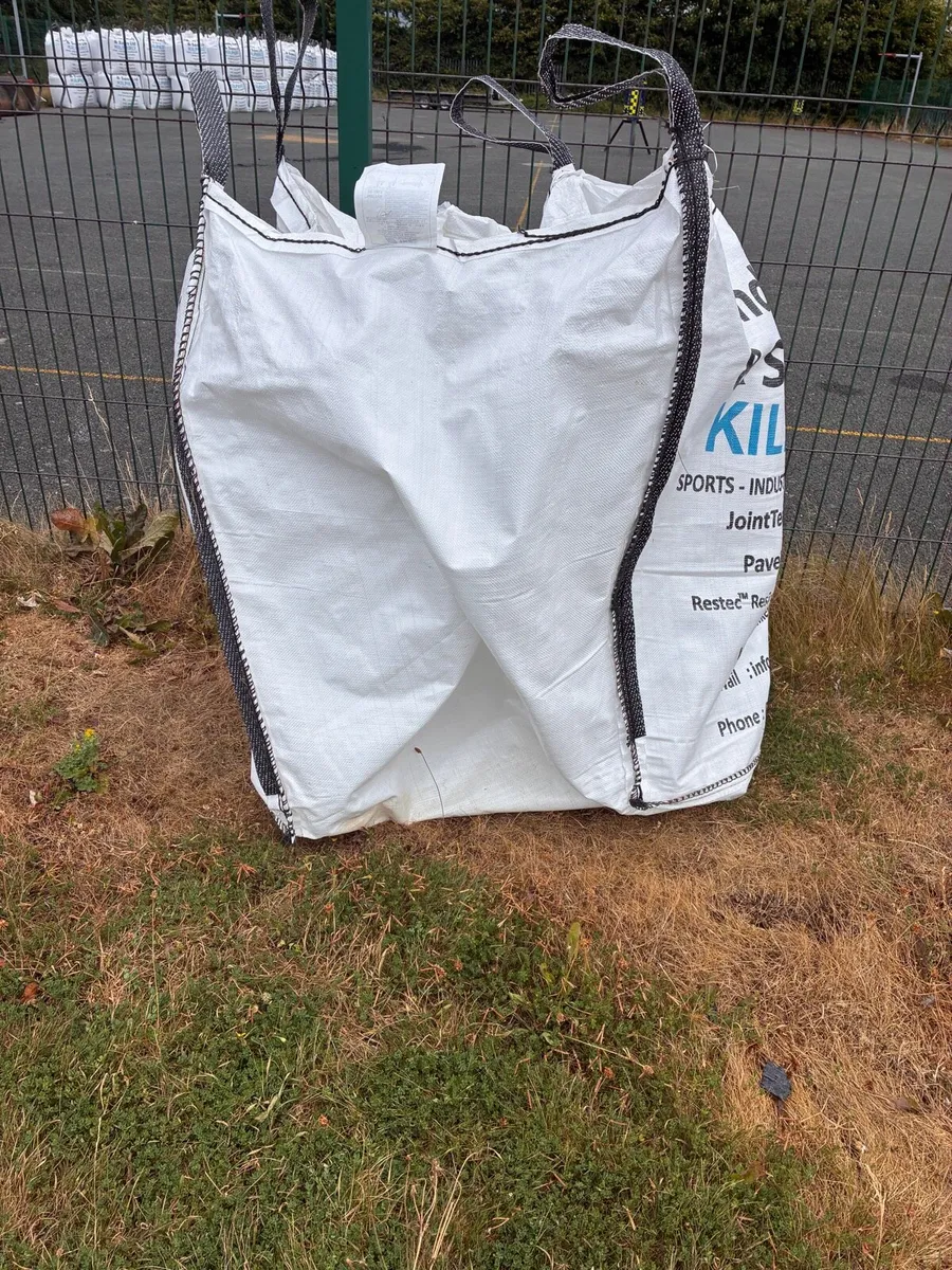 1.5 tonne bags - Image 1