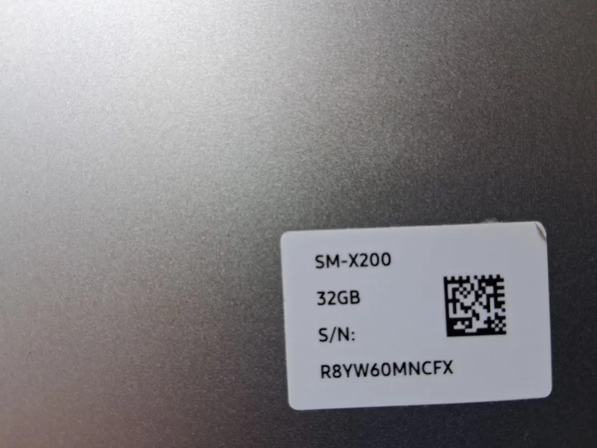 Samsung tablet  and a Huawei  tablet. - Image 4