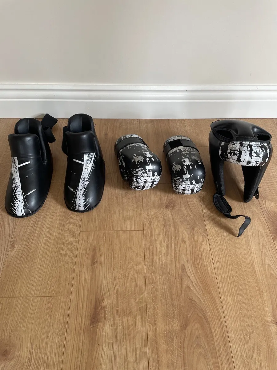 Sparring gear for karate