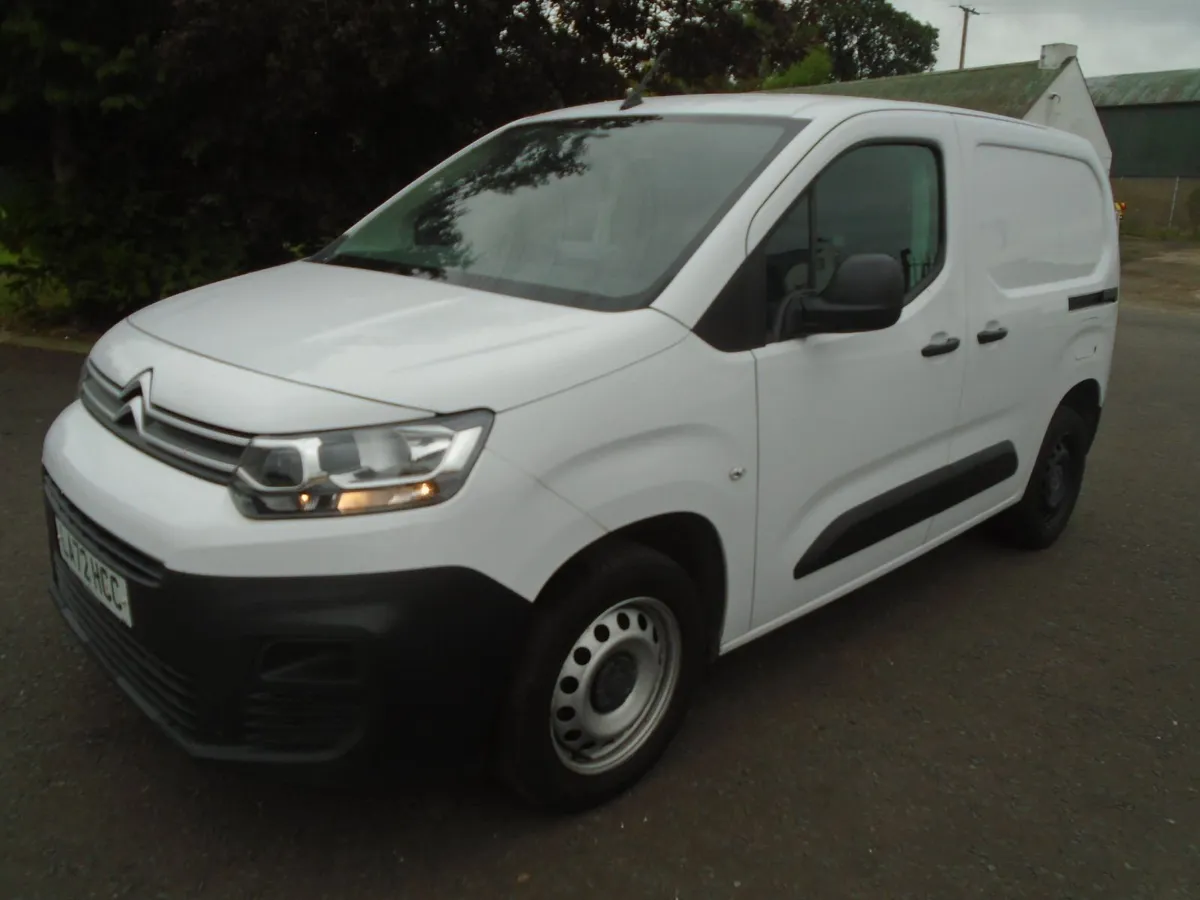 2023 Citroen Berlingo ENTERPRISE 100HP - Image 3