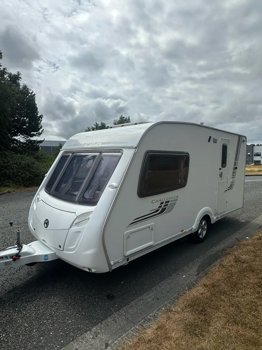 2012 Swift challenger 480 2 berth - Image 2