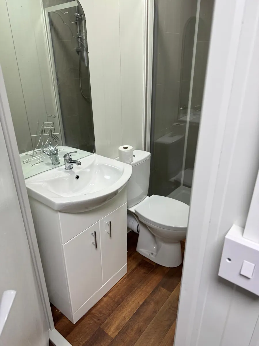 Cabin - Image 4