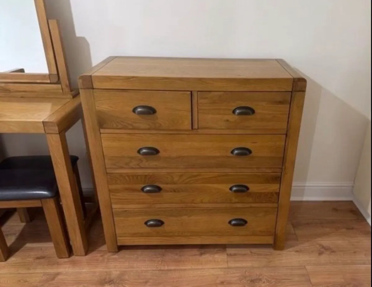 Solid oak bedroom furniture - Image 2