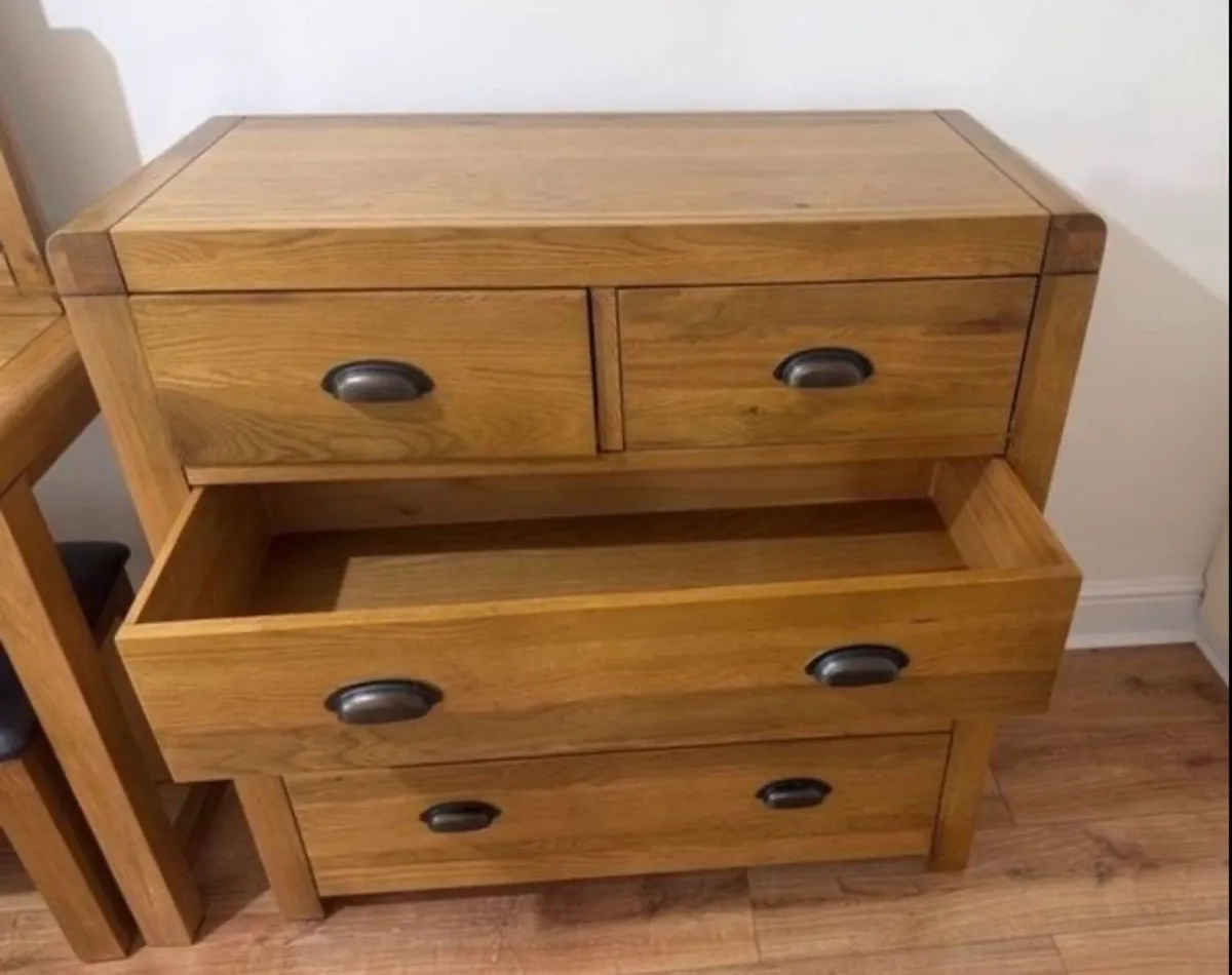 Solid oak bedroom furniture - Image 3