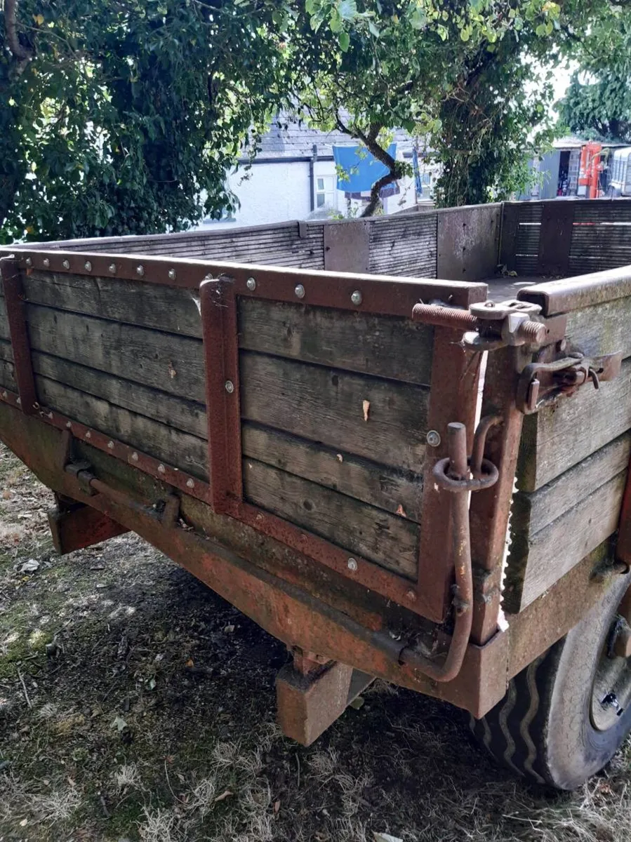 Trailer - Image 2