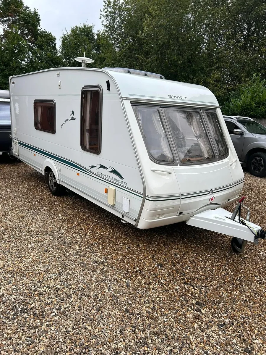 Swift 4/5 berth with remote mover & Full Awning - Image 1