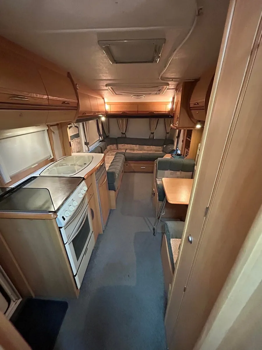 Swift 4/5 berth with remote mover & Full Awning - Image 4