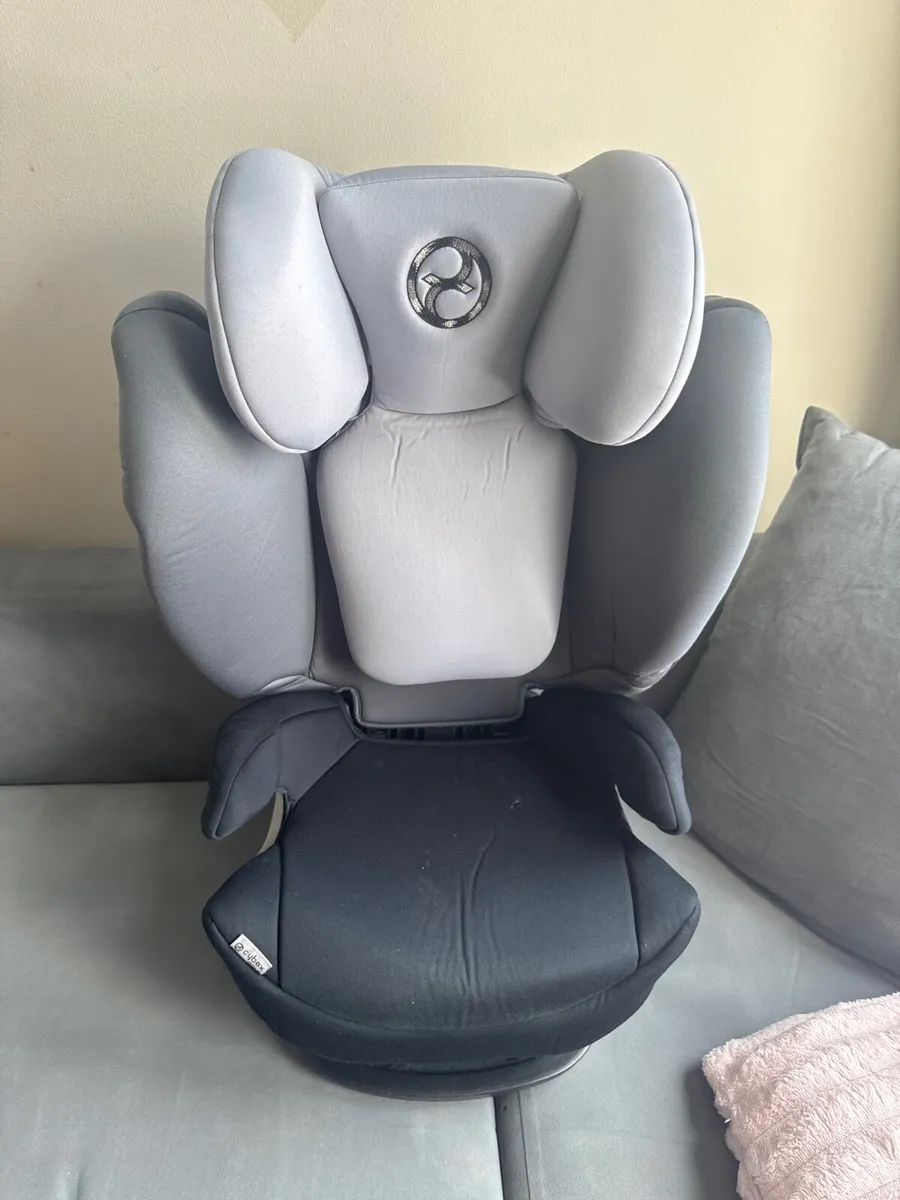 Cybex gold car seat - Image 3