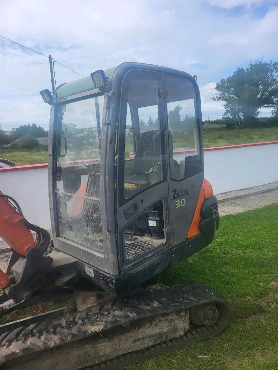 Hitachi zaxis 30 - Image 2