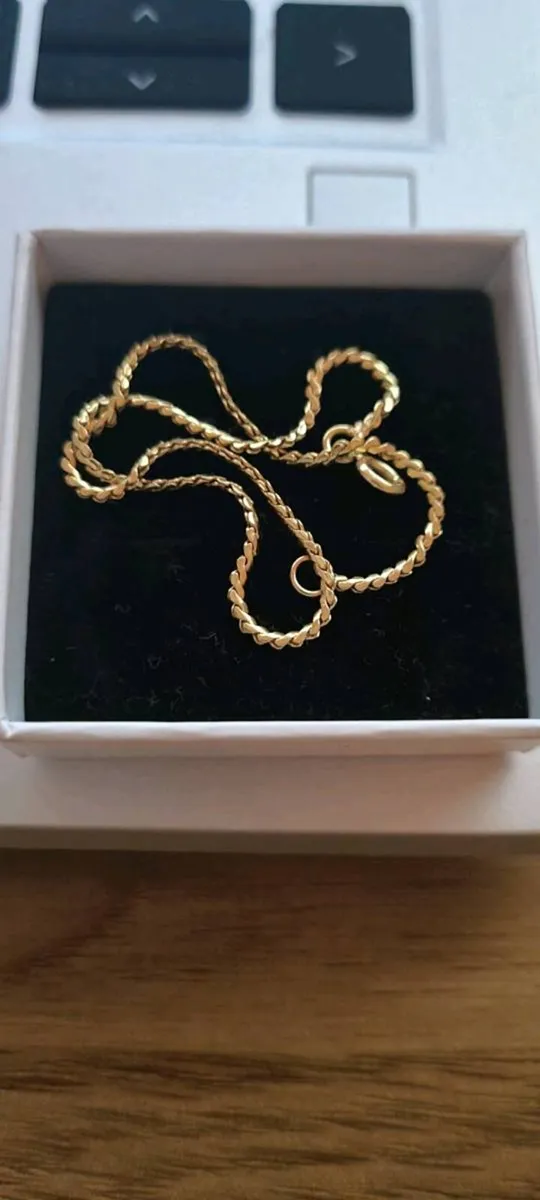 Gold bracelet - Image 1