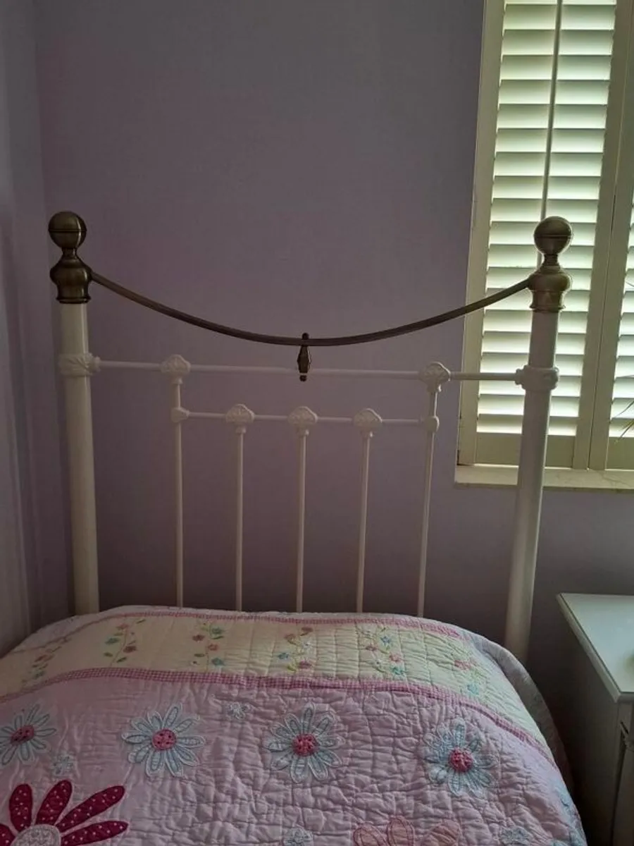 Julian Bowen Ivory Single Metal Bed Frame - Image 1