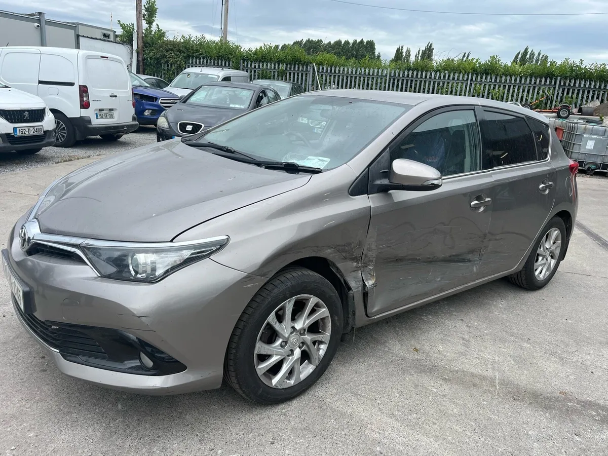2016 Toyota Auris 1.4 Diesel - Image 3