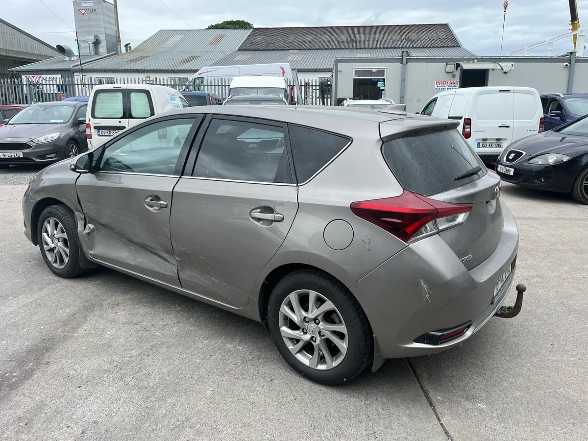 2016 Toyota Auris 1.4 Diesel - Image 4