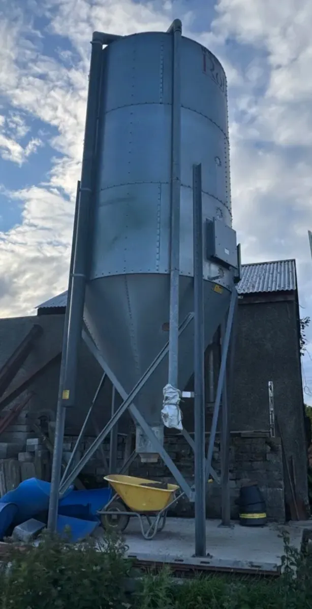 Rob Lew 12 tonne 2 chamber meal silo - Image 3
