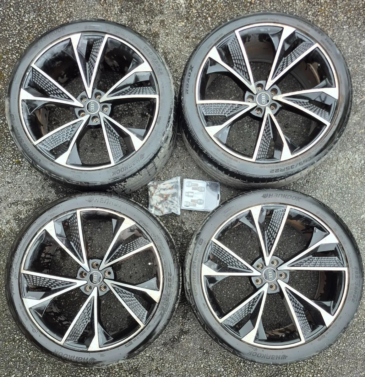 22" Alloys & Tyres - Image 1